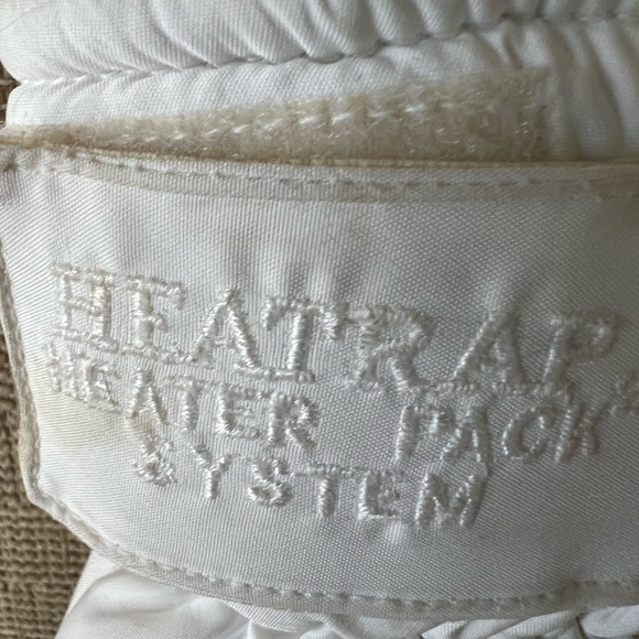 Ski Gloves, w/heatrap pockets for heat pads, Gordin, white, worn once - Picture 2 of 4